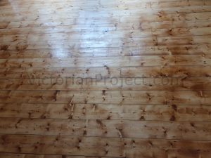 re-varnishing wooden floor